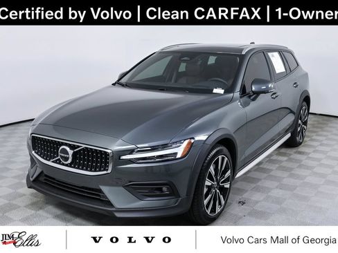 Used 2026 Volvo V60 B5 Cross Country Ultra w/ Climate Package AWD/4WD image 1