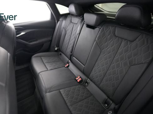 Used 2025 Audi S6 e-tron Premium Plus w/ Premium Plus AWD/4WD image 24