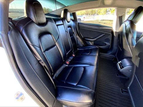 Used 2021 Tesla Model 3 Standard Range Plus image 18