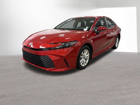 Used 2025 Toyota Camry LE image 23