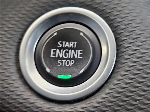 Used 2025 Chevrolet Equinox LT w/ Convenience Package II FWD image 22