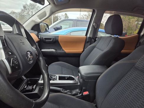 Used 2019 Toyota Tacoma SR5 image 6