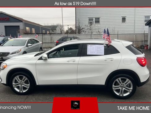 Used 2019 Mercedes-Benz GLA 250 4MATIC image 2