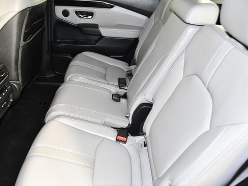 Used 2025 Honda Pilot EX-L image 49