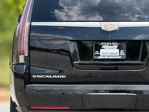 Used 2019 Cadillac Escalade 2WD image 16