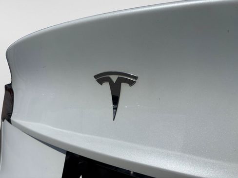 Used 2023 Tesla Model Y AWD image 53