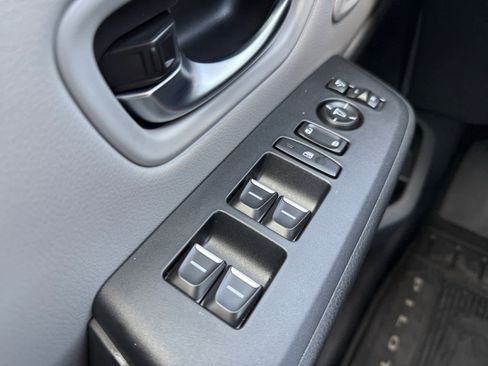Used 2025 Honda Pilot Elite image 25