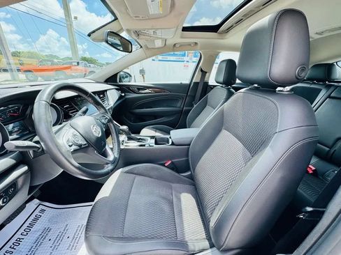 Used 2018 Buick Regal Preferred w/ Driver Confidence Package #1 AWD/4WD image 12