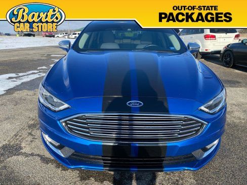 Used 2017 Ford Fusion SE w/ Fusion SE Technology Package image 2