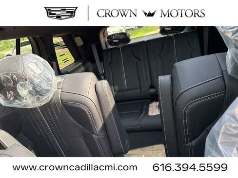 New 2026 Cadillac Vistiq Sport image 29