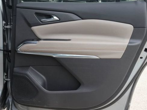 Used 2024 Chevrolet Traverse LT FWD image 17