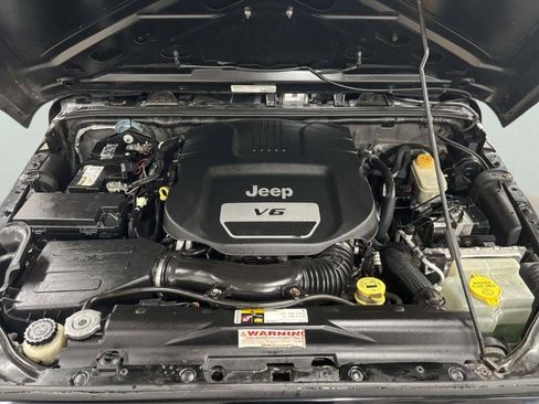 Used 2014 Jeep Wrangler Unlimited Sport AWD/4WD image 10