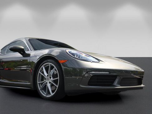 Used 2025 Porsche 718 Cayman RWD image 9