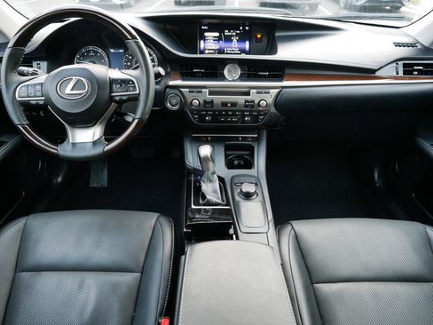 Used 2018 Lexus ES 350 w/ Premier Package image 10