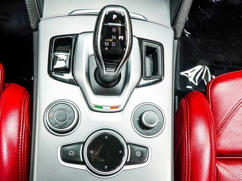 Used 2023 Alfa Romeo Stelvio Veloce image 20