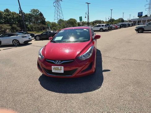Used 2014 Hyundai Elantra SE FWD image 3