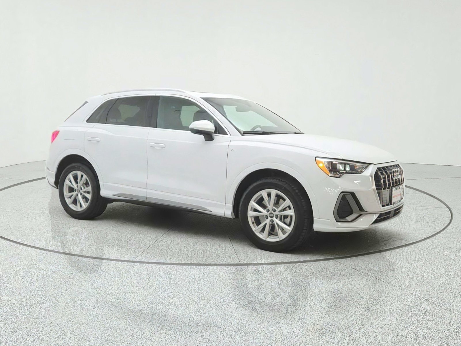 Used 2022 Audi Q3 2.0T Premium AWD/4WD image 3
