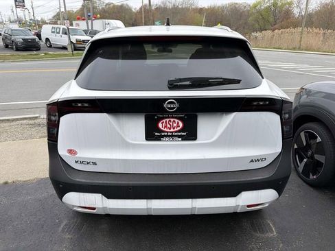 New 2026 Nissan Kicks SV w/ SV Premium Package AWD/4WD image 6