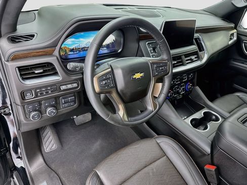 Used 2024 Chevrolet Tahoe High Country AWD/4WD image 9