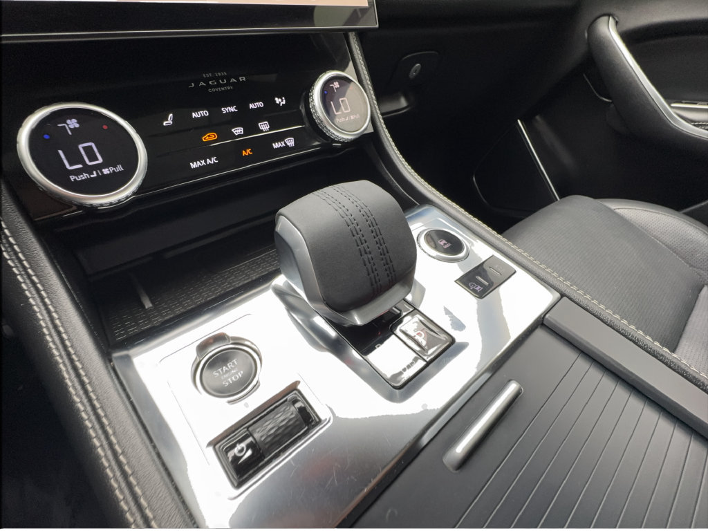 Used 2025 Jaguar F-PACE R-Dynamic S AWD/4WD image 49