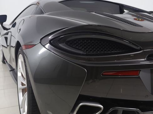 Used 2020 McLaren 570S Coupe RWD image 40