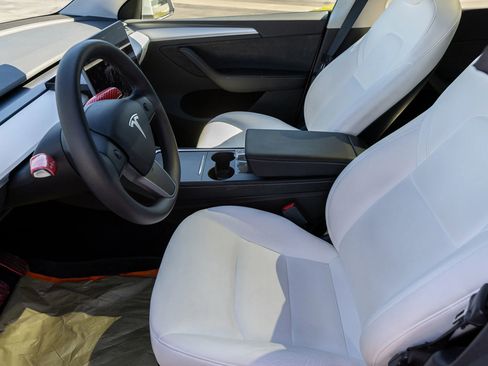 Used 2024 Tesla Model Y Long Range image 21