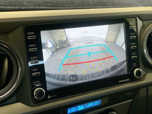 Used 2021 Toyota Tacoma TRD Off-Road image 9