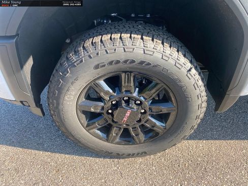 New 2026 GMC Sierra 2500 AT4 w/ AT4 Premium Plus Package AWD/4WD image 10