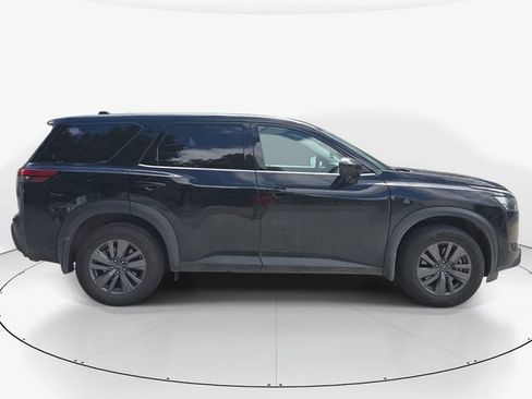 Used 2025 Nissan Pathfinder S FWD image 4