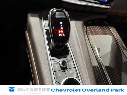 Used 2022 Cadillac Escalade Premium Luxury w/ Performance Package AWD/4WD image 20