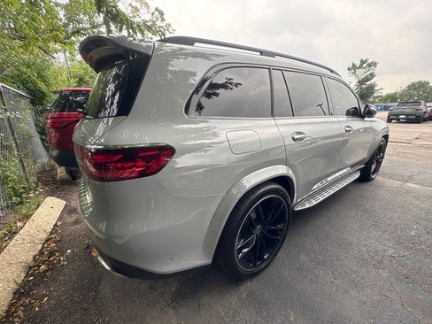 Used 2025 Mercedes-Benz GLS 580 4MATIC image 2