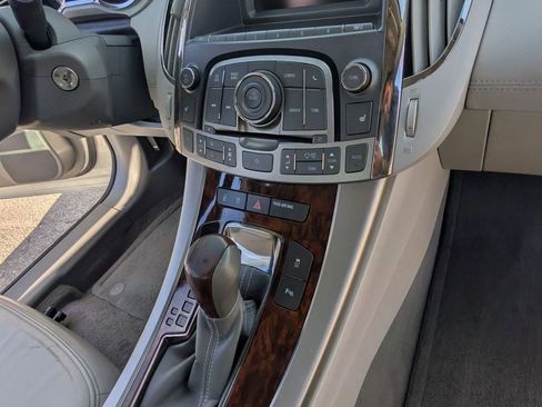 Used 2011 Buick LaCrosse CXL image 17