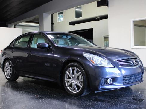 Used 2012 INFINITI G37 Journey w/ Premium Pkg RWD image 1
