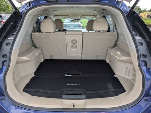 Used 2019 Nissan Rogue SV w/ Premium Package FWD image 13