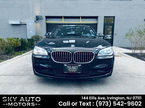 Used 2014 BMW 750Li xDrive image 2