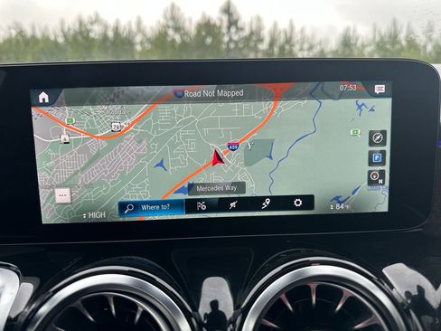 Certified 2022 Mercedes-Benz GLB 250 4MATIC image 8