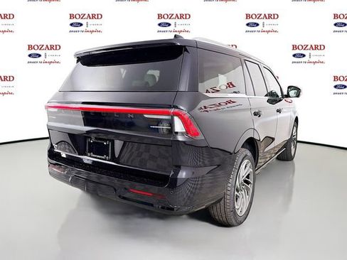 New 2026 Lincoln Navigator Reserve AWD/4WD image 8