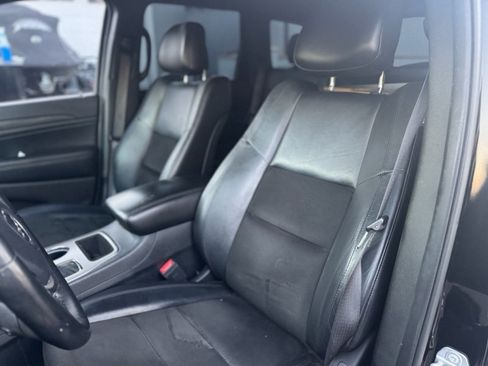 Used 2019 Jeep Grand Cherokee Altitude RWD image 6