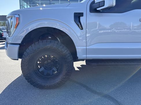 Used 2021 Ford F150 Lariat w/ Equipment Group 502A High image 9