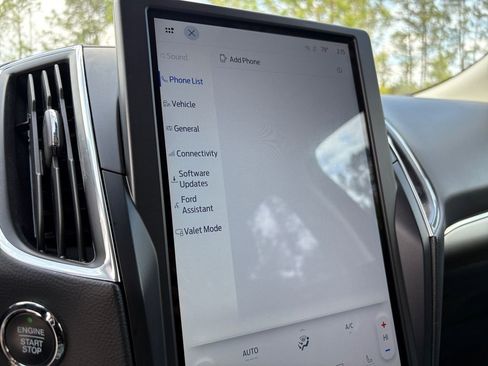 Used 2024 Ford Edge Titanium image 21