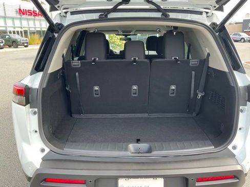New 2025 Nissan Pathfinder SV AWD/4WD image 9