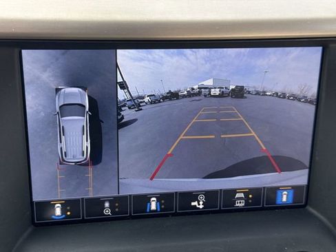 Certified 2023 GMC Acadia Denali w/ Denali Ultimate Package AWD/4WD image 15
