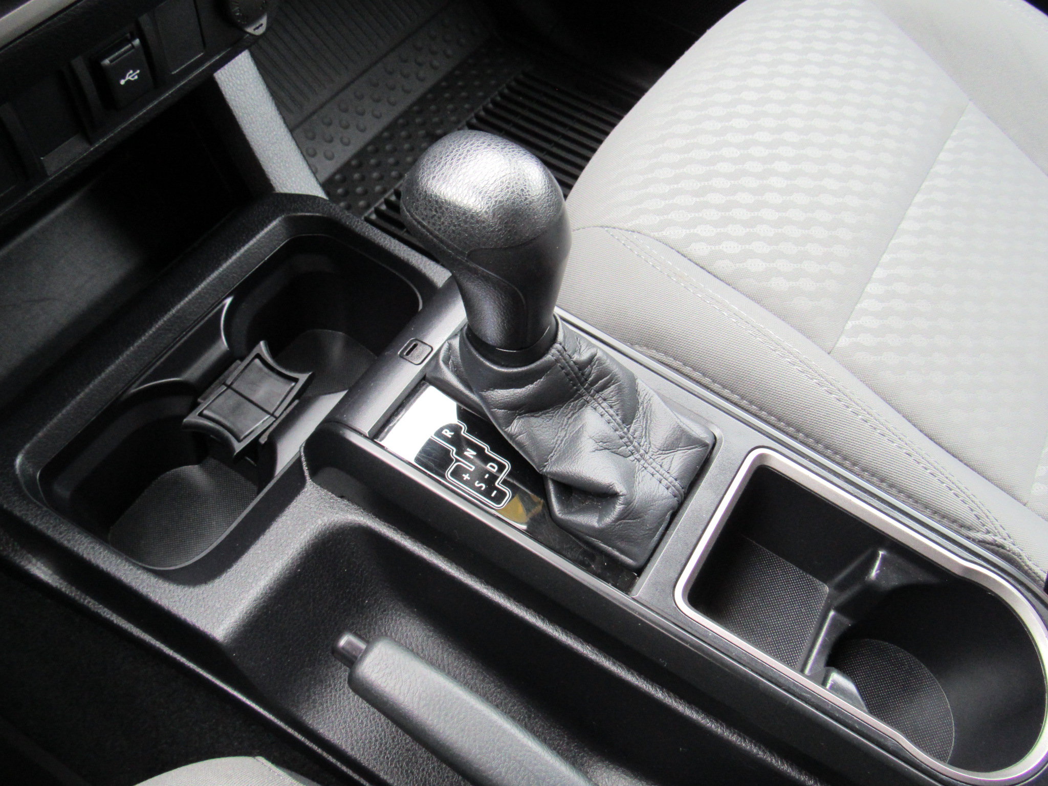 Used 2021 Toyota Tacoma SR AWD/4WD image 25