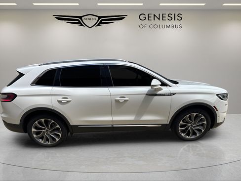 Used 2021 Lincoln Nautilus Reserve w/ Equipment Group 201A AWD/4WD image 3