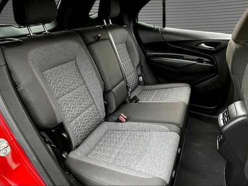 Used 2024 Chevrolet Equinox LT FWD image 24
