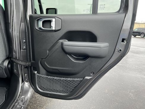 New 2026 Jeep Gladiator Sport image 18