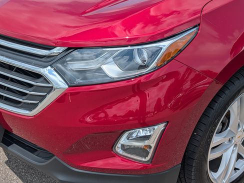 Used 2018 Chevrolet Equinox Premier AWD/4WD image 16