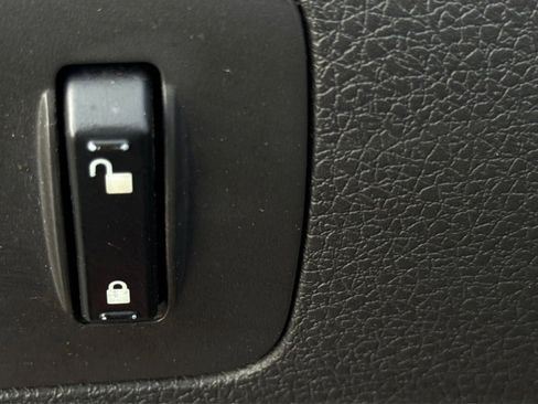 Used 2006 Ford Mustang GT Premium image 33