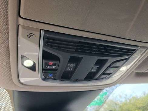 Certified 2024 Acura MDX w/ Technology Package FWD image 36