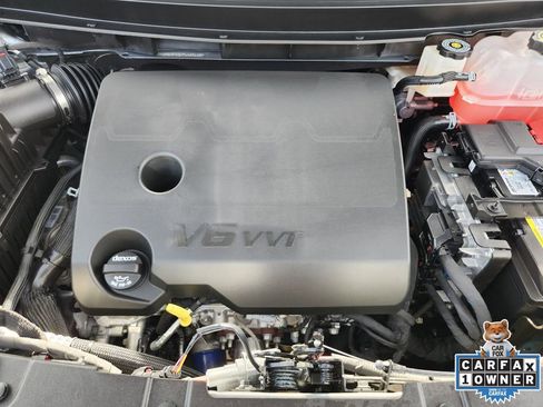 Used 2023 Chevrolet Traverse LS image 35